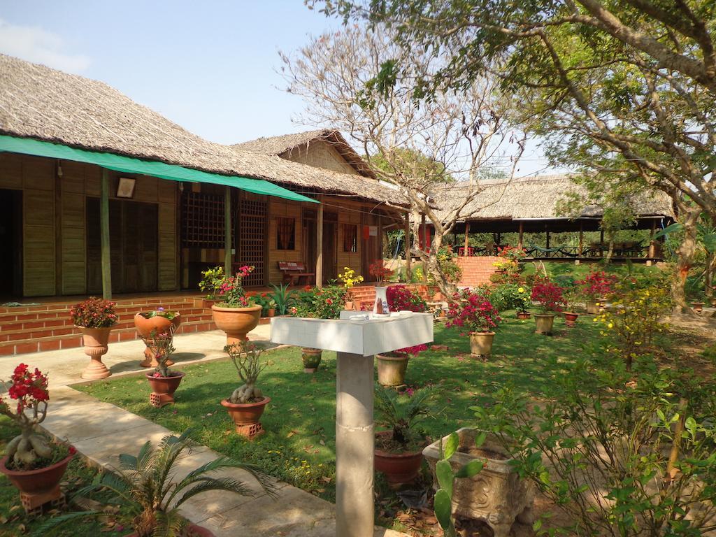 Phuong Thao Homestay Vĩnh Long Exterior foto